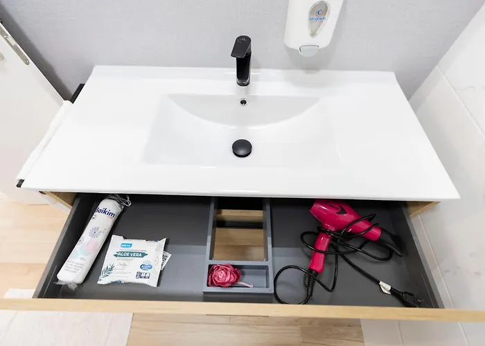 Santanalodge - 500m Playa, 10min En Coche, Taxi Privado - Con Coste *